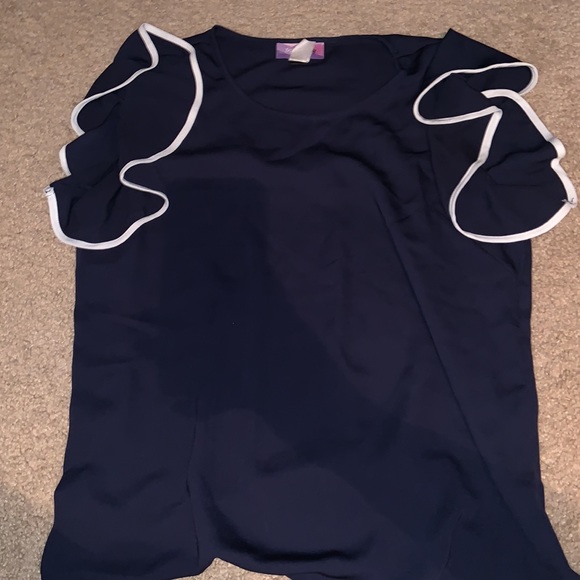 Half shoulder blouse & ruffle sleeve Blouse - Picture 4 of 4